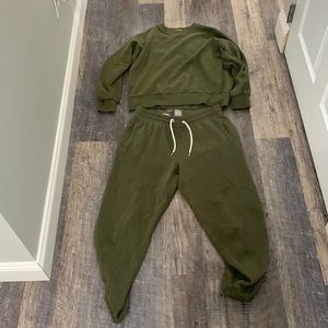 Olive Gap Sweat Suit